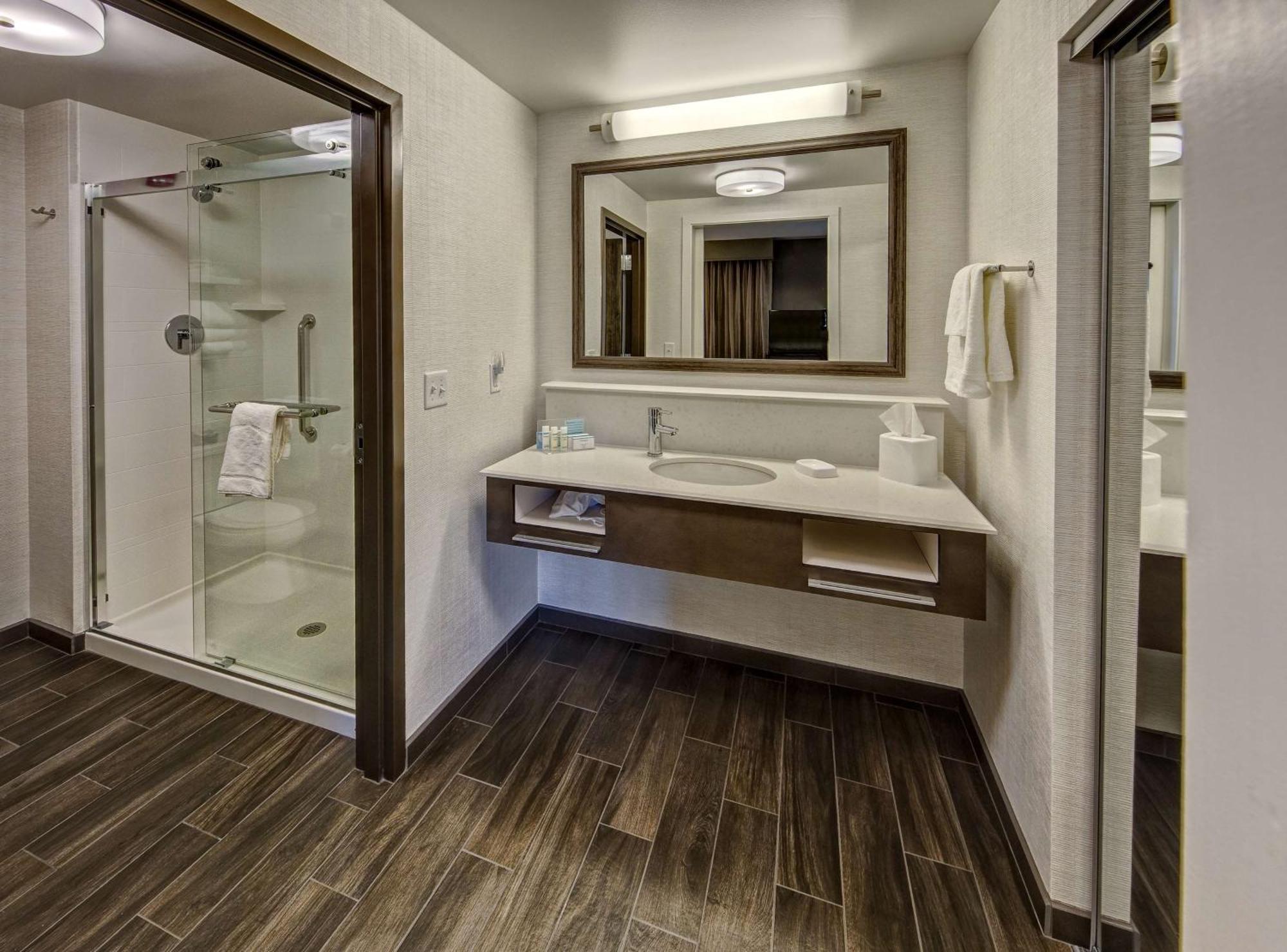 Hampton & Memphis Hotel